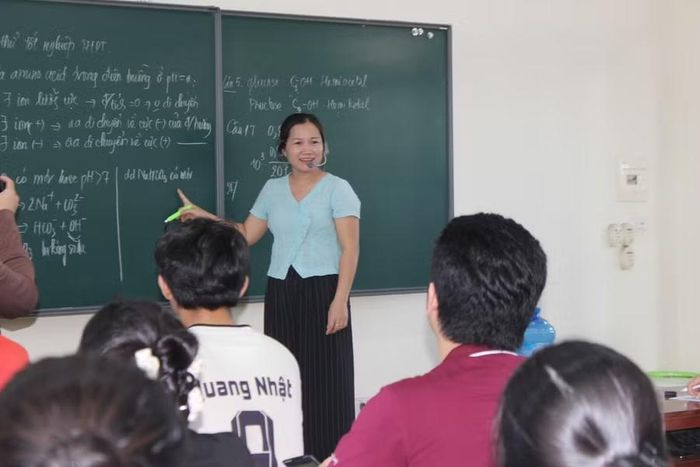 Theo quy chế mới ban hành, người thuộc diện điều động phải có tuổi đời không quá 52 tuổi đối với nữ.
