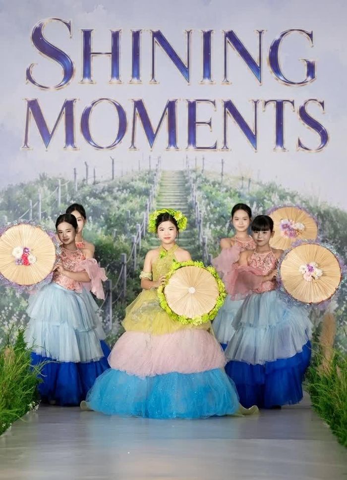 Chương trình quy tụ hơn 200 mẫu nhí gồm những em nhỏ yêu thích thời trang, nghệ thuật và trình diễn, cả chuyên nghiệp lẫn không chuyên. (Ảnh: Dĩ An)