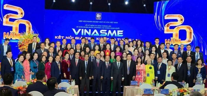Trải qua hai thập niên, VINASME đã phát huy hiệu quả vai trò cầu nối chiến lược giữa doanh nghiệp với Đảng, Nhà nước, các Bộ, ngành và thị trường. (Ảnh: Linh Anh)