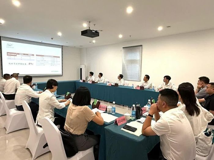 Chủ tịch huyện Vu Khê Hạ Tú Sơn bày tỏ hy vọng, thông qua buổi tọa đàm, hai bên sẽ tập trung vào các lĩnh vực để biến sự đồng thuận thành các dự án hợp tác cụ thể, đem lại thành quả thiết thực. (Nguồn: Tổng Lãnh sự quán Việt Nam tại Trùng Khánh)