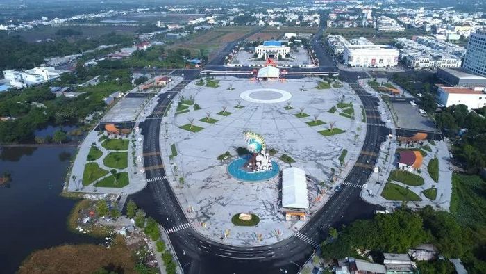 Quảng trường Phan Ngọc Hiển, Cà Mau. (Nguồn: Tiền Phong)
