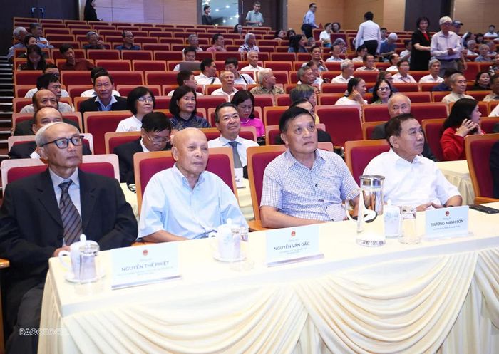 Các đại biểu tham dự buổi gặp mặt. (Ảnh: Thành Long)