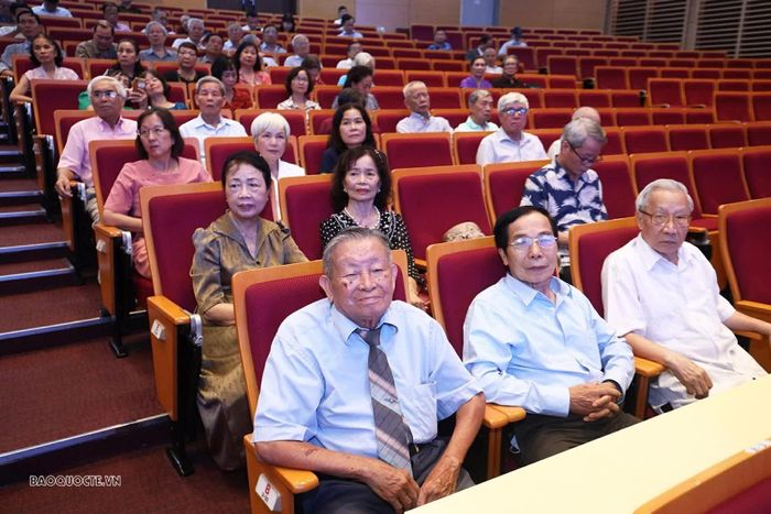 Các đại biểu tham dự buổi gặp mặt. (Ảnh: Thành Long)