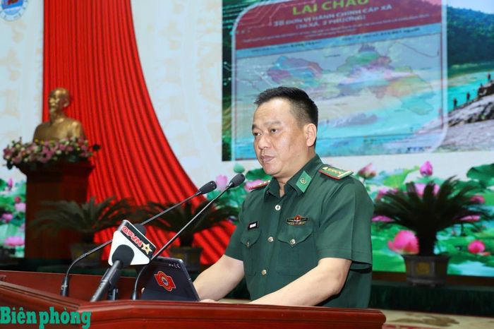 Đại tá Trương Minh Đức, Chỉ huy trưởng Bộ đội Biên phòng tỉnh Lai Châu phát biểu tại hội nghị. Ảnh: Thu Minh