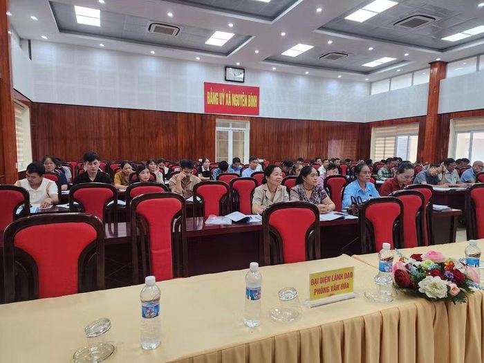 Nhiều cán bộ và người dân tham dự lớp tập huấn - Ảnh: QT.
