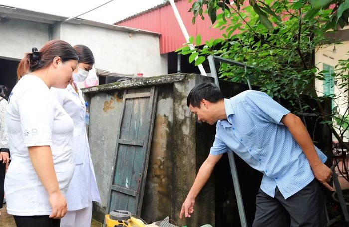 Trẻ em trở lại trường dễ mắc bệnh do tiếp xúc đông người, thời tiết thay đổi, cần chủ động phòng bệnh từ gia đình đến nhà trường. Ảnh: Bộ Y tế