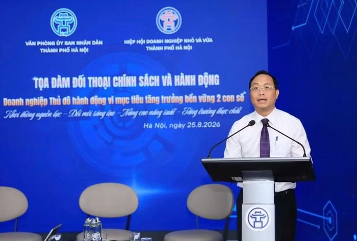 Chánh Văn phòng UBND Thành phố Hà Nội Nguyễn Tiến Thiết phát biểu khai mạc Tọa đàm. Ảnh: P.Linh