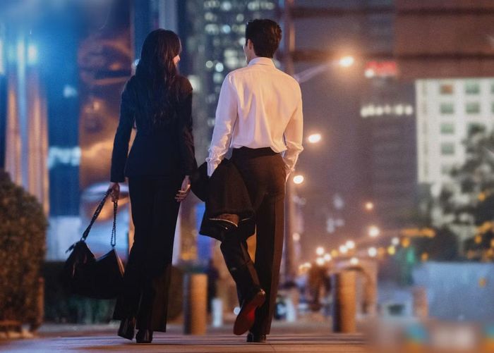 Mối quan hệ giữa Loan Niệm và Thượng Chi Đào vừa nóng bỏng vừa giàu cảm xúc.