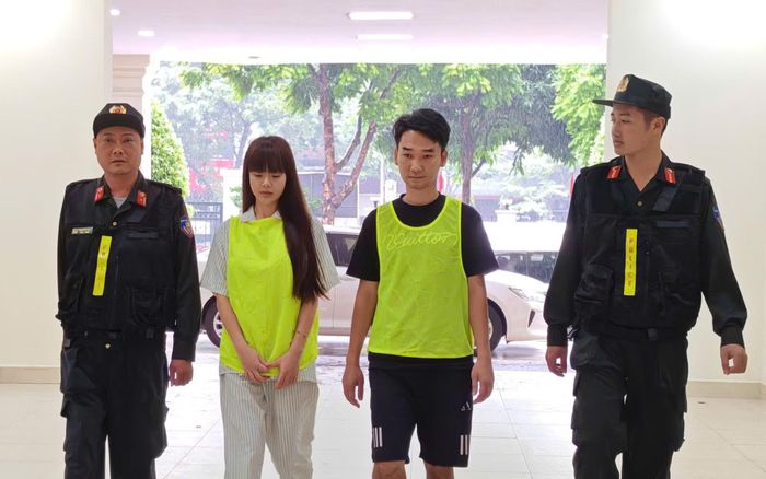 Nguyễn Thị Hương hay còn gọi là "Cô giáo Hương" cùng chồng bị Cơ quan CSĐT Công an TP. Hà Nội khởi tố điều tra về tội "Lừa dối khách hàng”.