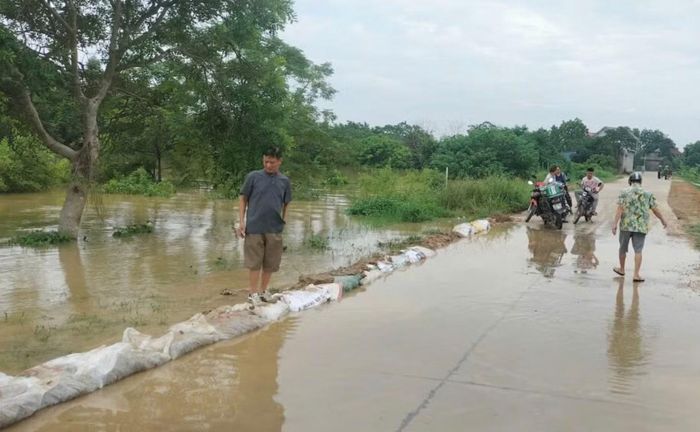 Chính quyền địa phương kích hoạt toàn bộ phương án ứng phó thiên tai, huy động 100% lực lượng trực, sẵn sàng cứu hộ, cứu nạn và hỗ trợ người dân theo phương châm "4 tại chỗ".