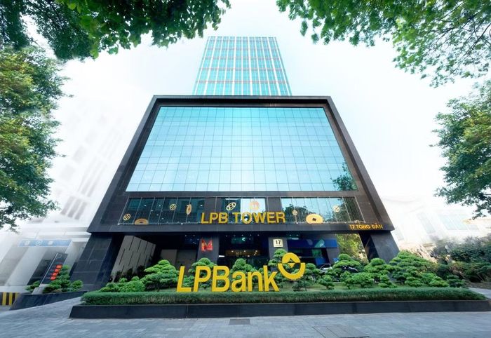 Vợ chồng ông Phạm Nhật Vượng hiện trực tiếp nắm khoảng 9,86% vốn LPBank. Ảnh: LPB.