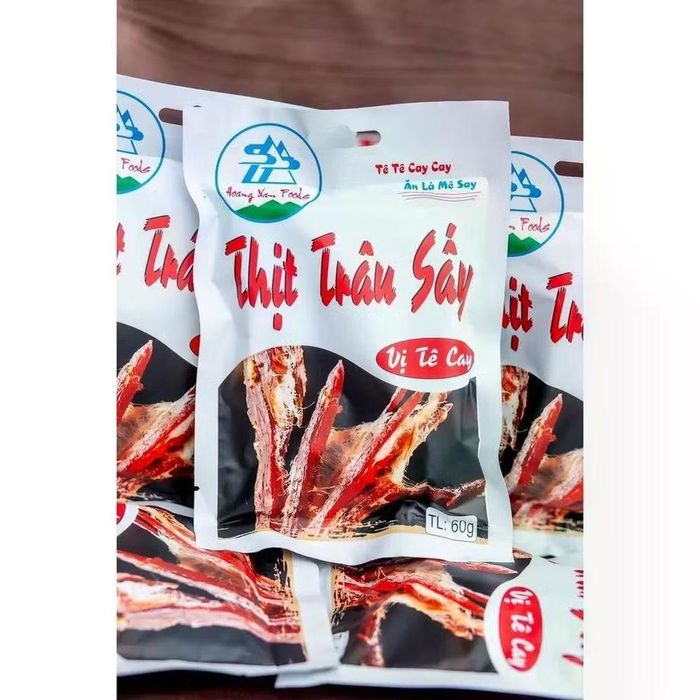 Sản phẩm thịt trâu vị sấy tê cay của Công ty Hoàng Nam từng xuất hiện trên thị trường. Ảnh: iCheck.