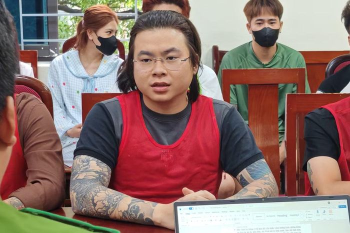 Phạm Tuấn tại cơ quan điều tra.