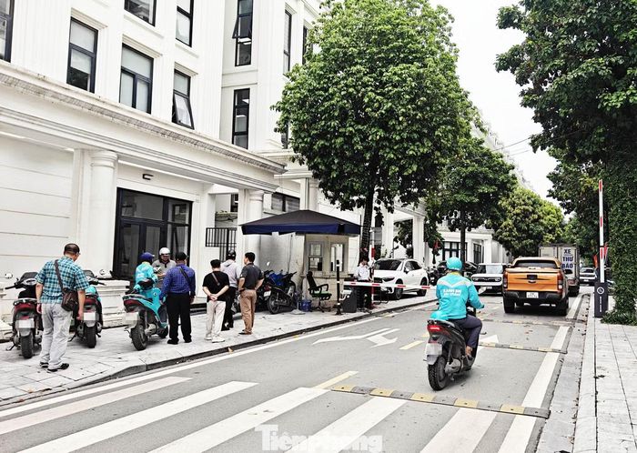 Khu vực nam shipper bị nhân viên bảo vệ đánh.