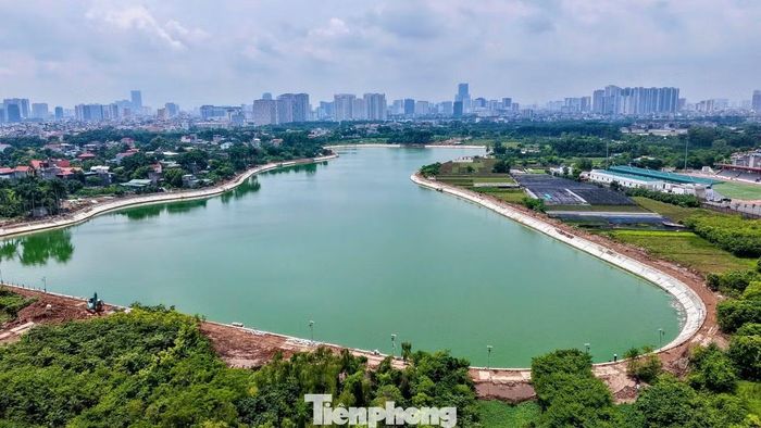 Việc đưa các hồ điều hòa vào vận hành bổ sung năng lực trữ và điều tiết nước cho hệ thống thoát nước, góp phần giảm nguy cơ ngập úng tại nhiều khu vực phía Tây Hà Nội trong mùa mưa bão.