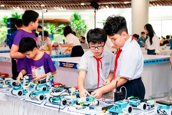 Những sân chơi giúp thanh thiếu nhi "bật công tắc" sáng tạo.