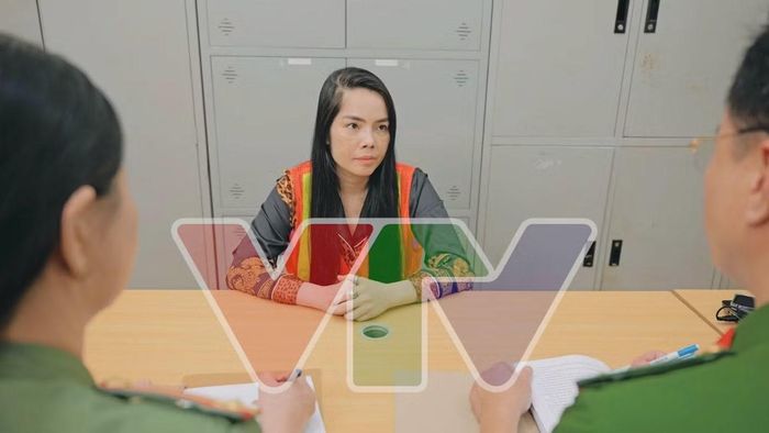 Diễn viên Kiều Thanh tại cơ quan điều tra. Ảnh VTV