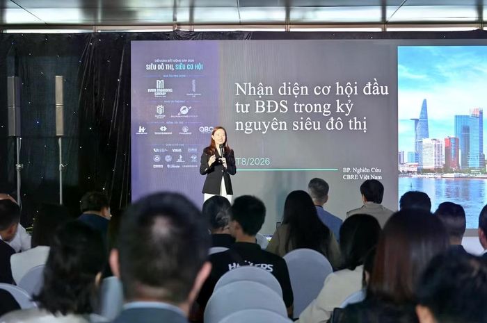 Bà Dương Thùy Dung, Giám đốc điều hành CBRE Việt Nam cho biết, giá căn hộ TPHCM giảm mạnh sau sáp nhập.