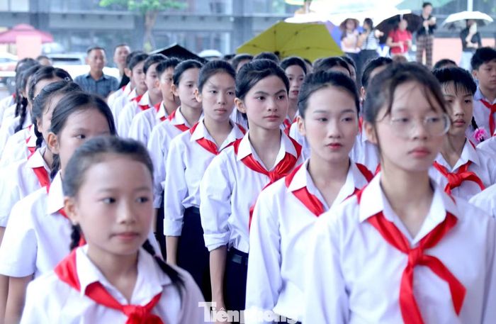 Tham dự vòng chung kết có 9 đội thi, đại diện cho 9 cụm thi đua trong toàn tỉnh. Đây là những đội viên tiêu biểu được lựa chọn từ cơ sở, đại diện cho gần 500.000 đội viên, thiếu niên, nhi đồng Nghệ An.