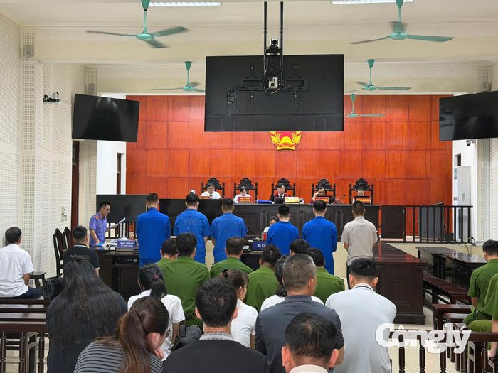 Quang cảnh phiên toà xét xử. (Ảnh: TV)