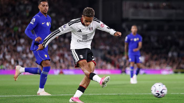 Fulham lập tức đáp trả bằng bàn gỡ của Josh King