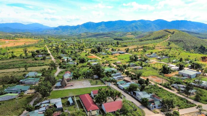 Thôn Làng Le, xã Mô Rai, tỉnh Quảng Ngãi - nơi sinh sống tập trung duy nhất của đồng bào dân tộc Rơ Măm, 1 trong 5 dân tộc có dân số ít nhất cả nước. Ảnh: Ngọc Chí