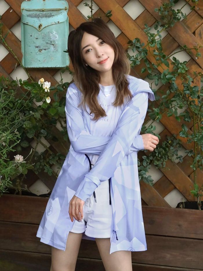 Nữ diễn viên hoạt động đa dạng từ diễn xuất, ca hát đến dẫn chương trình.