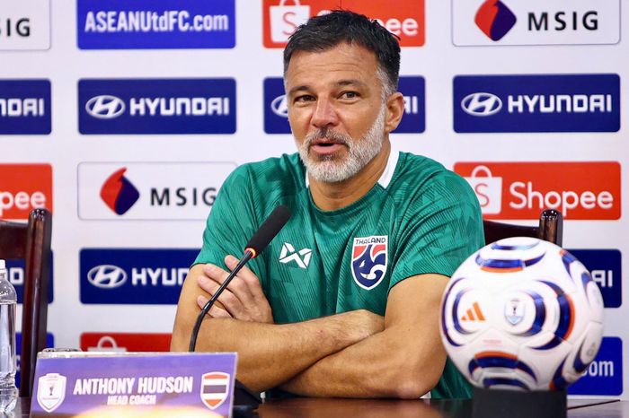 HLV Anthony Hudson tự tin sẽ đòi nợ tuyển Việt Nam. Ảnh: Phan Ích
