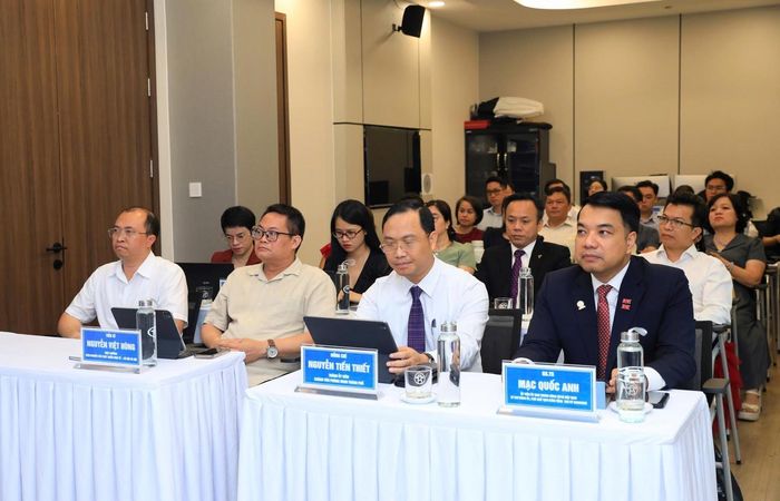 Các đại biểu tham dự toạ đàm