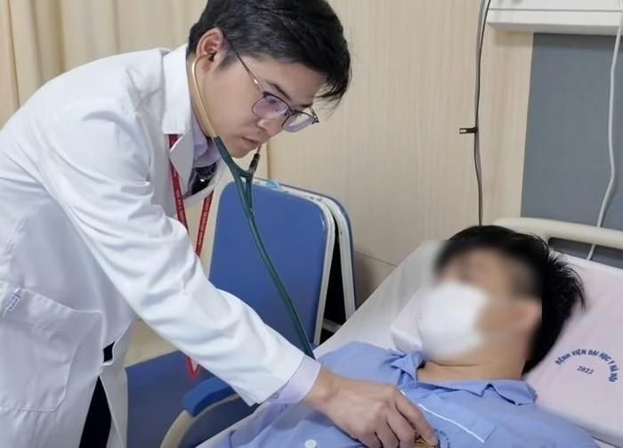 Bệnh nhân nhồi máu cơ tim được cấp cứu tại Bệnh viện Đại học Y. Ảnh: BVCC.