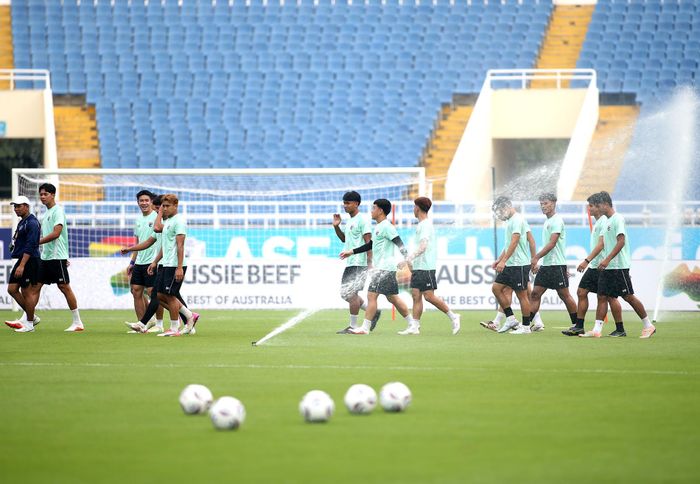 Tuyển Thái Lan thua 0-2 ở lượt đi, chịu rất nhiều áp lực khi tái đấu tuyển Việt Nam.