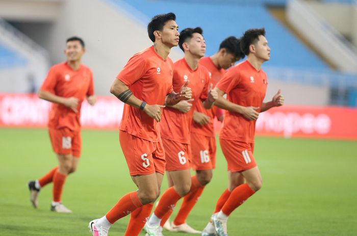 Tuyển Việt Nam có lợi thế dẫn 2 bàn, vì thế khả năng nhập cuộc với lối chơi thong dong, không nôn nóng.
