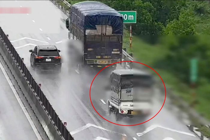 Tài xế vi phạm quy định về khoảng cách an toàn với xe phía trước sẽ bị xử phạt từ ngày 27/8. Ảnh: Cục CSGT
