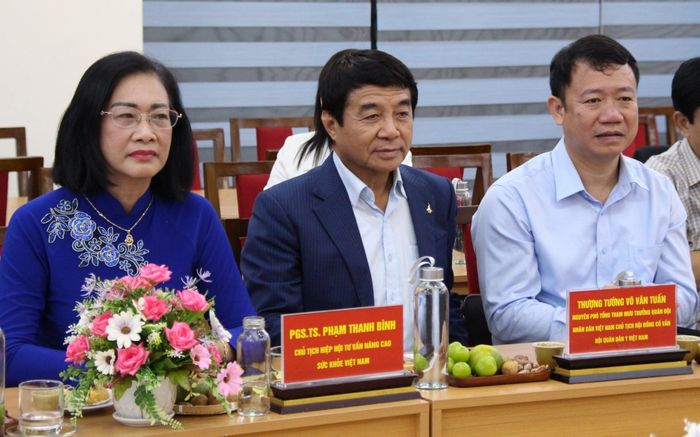 Các đại biểu tham dự chương trình.