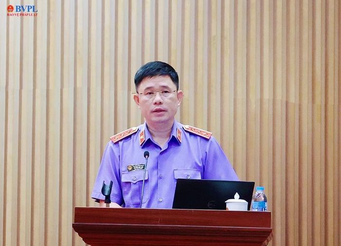  Đồng chí Nguyễn Đức Thái, Phó Viện trưởng VKSND tối cao phát biểu chỉ đạo tại Hội nghị.