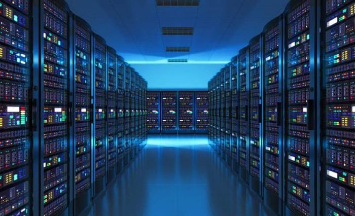 Trung tâm dữ liệu (Data Center) là một cơ sở vật lý tập trung, chứa hàng nghìn máy chủ và thiết bị mạng để xử lý, lưu trữ và bảo vệ dữ liệu. Ảnh: VNPT
