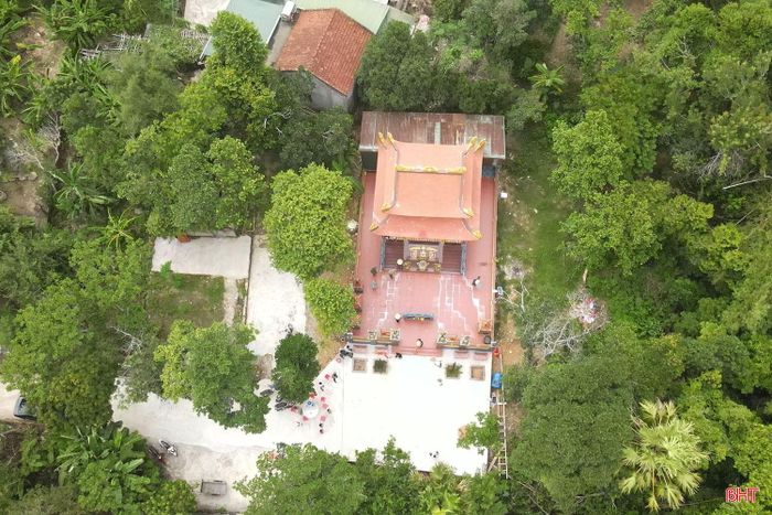Nhà thờ dòng họ Hà Văn ở thôn Na Trung, xã Cẩm Duệ vừa được xây dựng để tưởng nhớ các thế hệ đi trước.