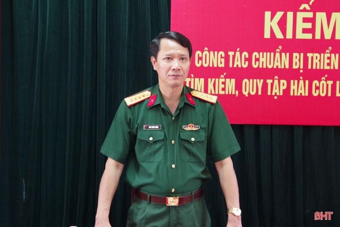 Đại tá Đinh Xuân Hướng - Phó Chủ nhiệm Chính trị Quân khu 4 kết luận tại buổi kiểm tra.