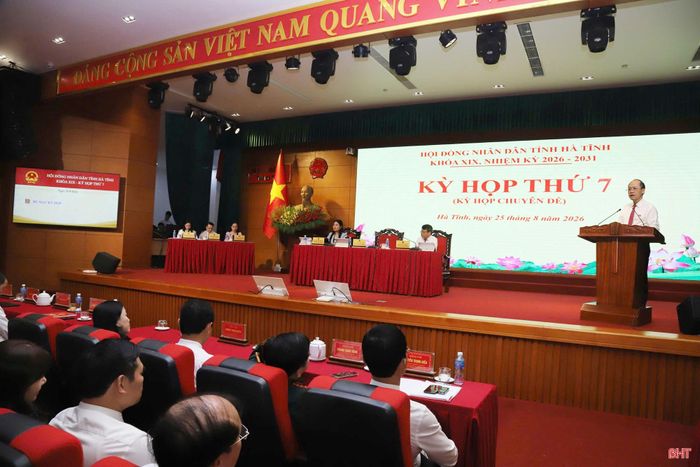 Đồng chí Nguyễn Hồng Lĩnh - Phó Bí thư Thường trực Tỉnh ủy, Chủ tịch HĐND tỉnh bế mạc kỳ họp.