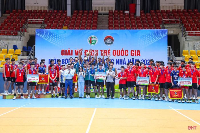 Ở nội dung nam, chức vô địch thuộc về đội trẻ Biên phòng MB, giải nhì thuộc về đội trẻ Hà Nội, 2 đội trẻ Công an TP Hồ Chí Minh và Thể Công Tân Cảng đồng hạng ba.
