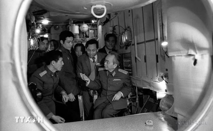 Đại tướng Võ Nguyên Giáp thăm Trung tâm huấn luyện phi công vũ trụ Yuri Gagarin tại Liên Xô (7/1980). (Ảnh: Tiến Dũng/TTXVN)