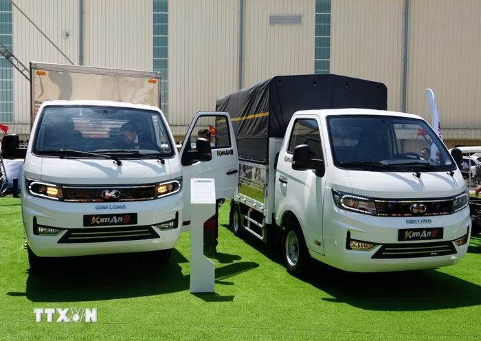 Sản phẩm ôtô tải hạng nhẹ của Kim Long Motor Huế tại Khu kinh tế Chân Mây-Lăng Cô, thành phố Huế. (Ảnh: Nguyên Lý/TTXVN)