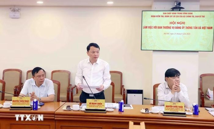 Đồng chí Đỗ Mạnh Chiến, Ủy viên Ban Thường vụ Đảng ủy, Trưởng Ban Tổ chức-Cán bộ TTXVN phát biểu. (Ảnh: Phạm Kiên/TTXVN)