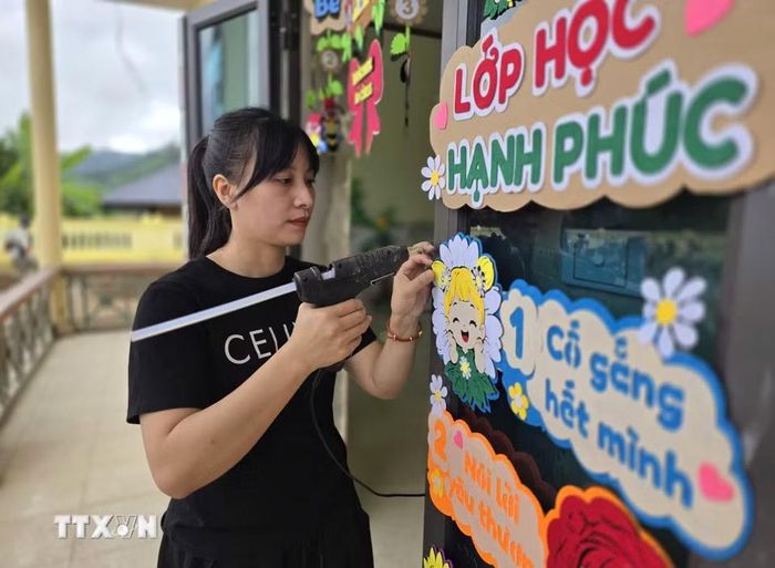 Lớp học được trang trí tỉ mỉ để đảm bảo khuôn viên mầm non trong lớp thu hút được trẻ. (Ảnh: Việt Dũng/TTXVN)