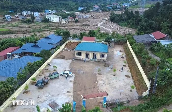 Từ một điểm trường bỏ hoang từ năm 2018 do ghép lại, điểm trường Bản Chít đang được tu sửa để sẵn sàng đón 78 trẻ trong bản đến trường trong năm học mới. (Ảnh: Việt Dũng/TTXVN)