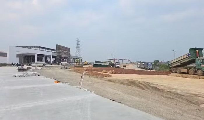 Một trạm dừng nghỉ đang được thi công. (Ảnh: PV/Vietnam+)