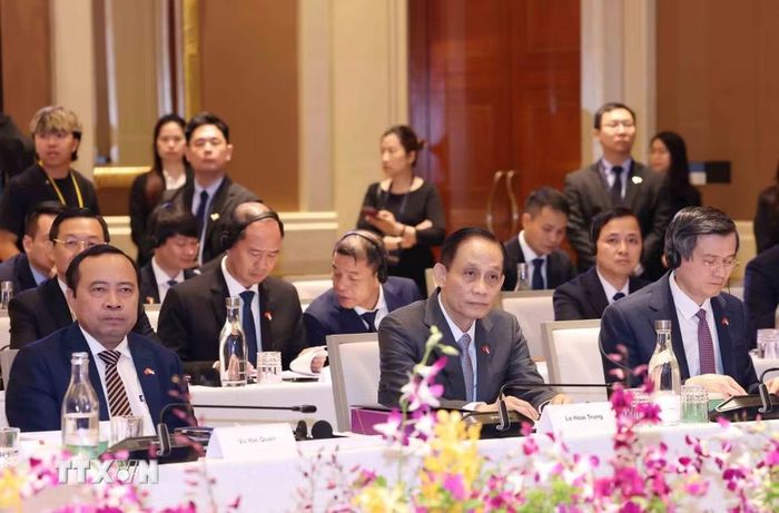 Đại biểu cấp cao Đảng Cộng sản Việt Nam dự Đối thoại Chiến lược Việt Nam-Singapore lần thứ nhất. (Ảnh: Phương Hoa/TTXVN)