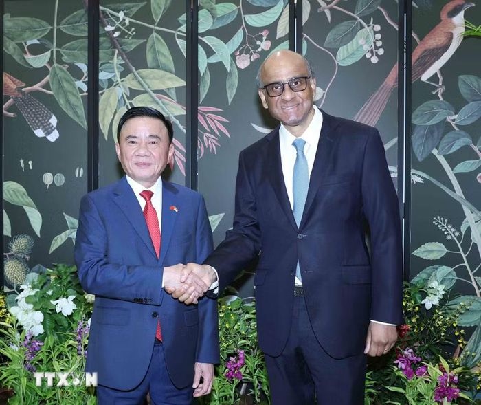 Thường trực Ban Bí thư Trần Cẩm Tú hội kiến Tổng thống Singapore Tharman Shanmugaratnam. (Ảnh: Phương Hoa/TTXVN)