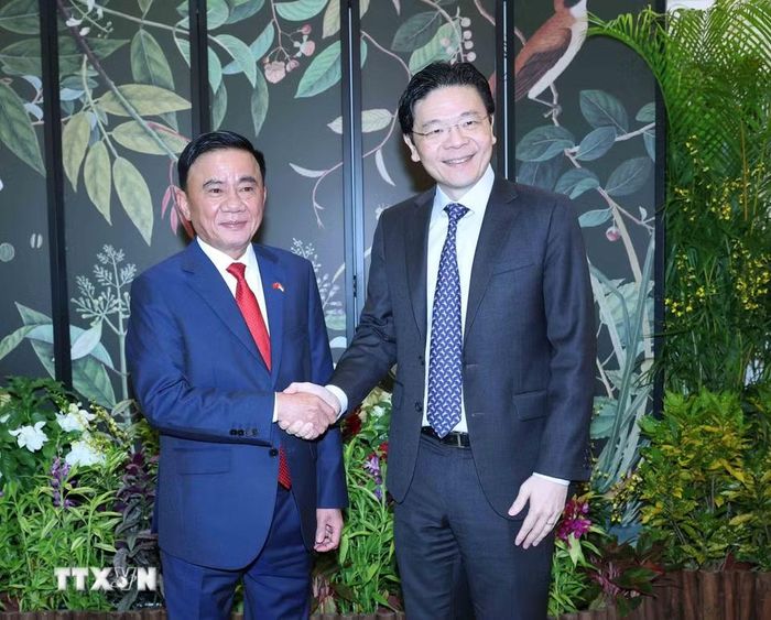 Thường trực Ban Bí thư Trần Cẩm Tú hội kiến Tổng Thư ký Đảng Hành động Nhân dân, Thủ tướng Singapore Lawrence Wong. (Ảnh: Phương Hoa/TTXVN)