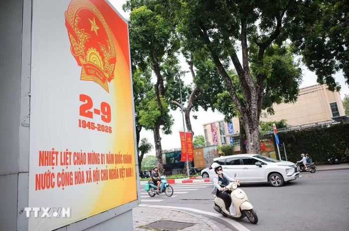 Pano cỡ lớn trên phố Hoàng Diệu chào mừng kỷ niệm 81 năm Quốc khánh 2/9. (Ảnh: Hoàng Hiếu/TTXVN)